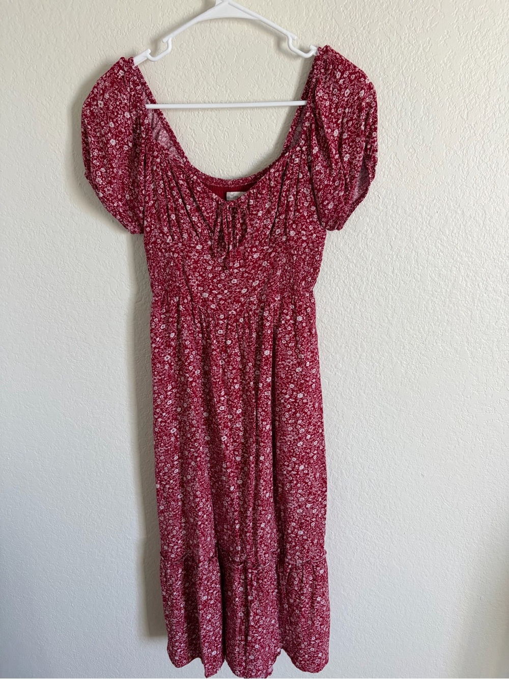 Hollister Red Floral Puff-Sleeve Midi Dress